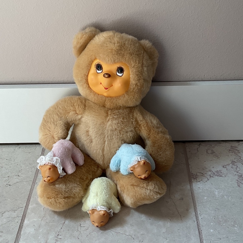 Vintage Dandee Stuffed Mama Bear with 3 Babies 16”
